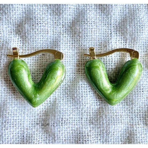 New Green Enamel & Gold Tone Puffy Heart Retro 80s Style Huggie Hoop Earrings - Picture 1 of 5